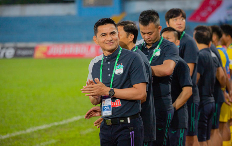 ซิโก้ โค้ชผู้พ่ายแพ้ของแฟนบอลไทย สู่ผู้สร้างกระแสฟีเวอร์ ให้ลูกหนังเวียดนาม